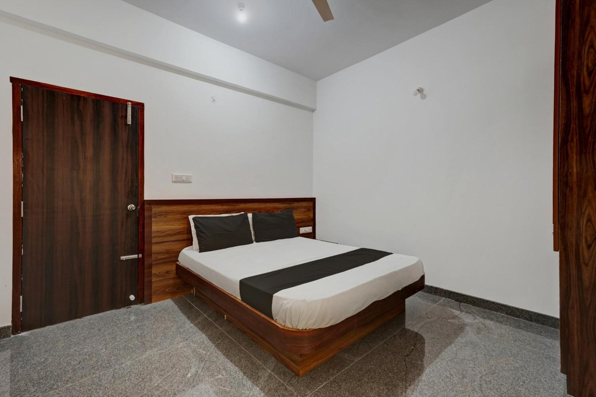 Oyo Hotel Bungalow Inn Lodging & Boarding Bangalore Exterior photo